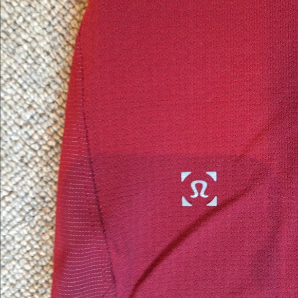 Lululemon Light Weight Tee - Picture 3 of 4